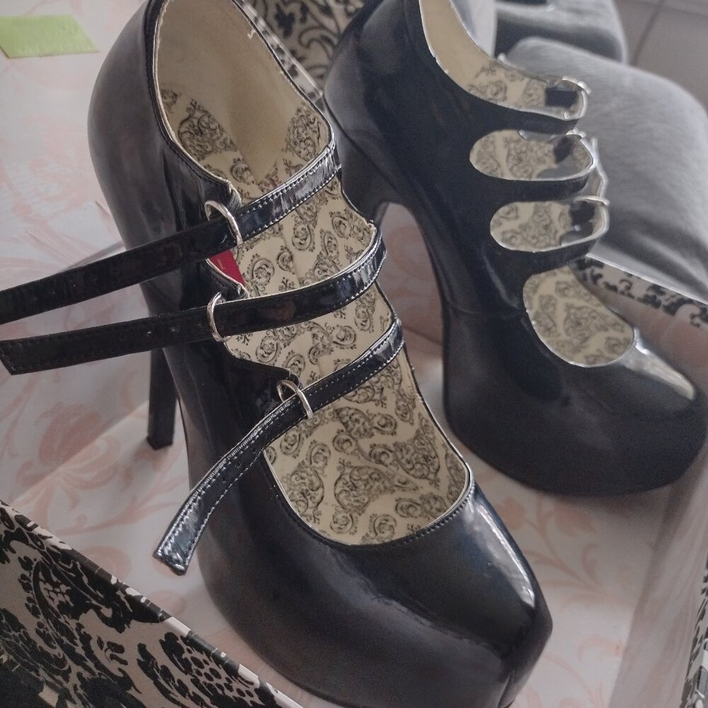 Bordello Heels